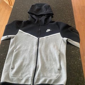 Mens Nike tech zip up (ONLY THE JACKET … PANTS NOT INCLUDED) size small ..